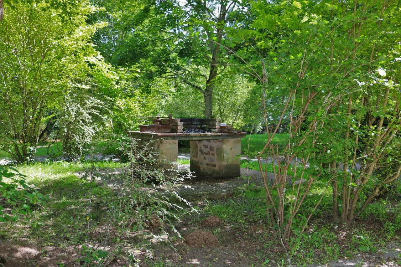 Camping Le Paisserou Najac Exterior photo